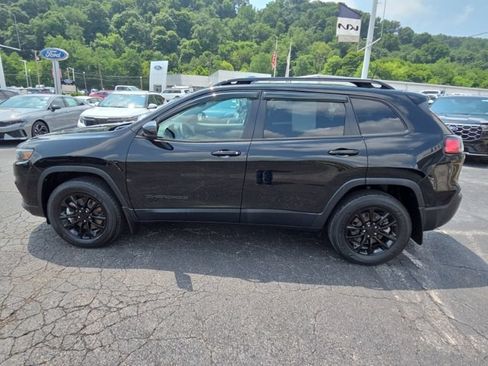 Used 2023 Jeep Cherokee Altitude Lux AWD/4WD image 4