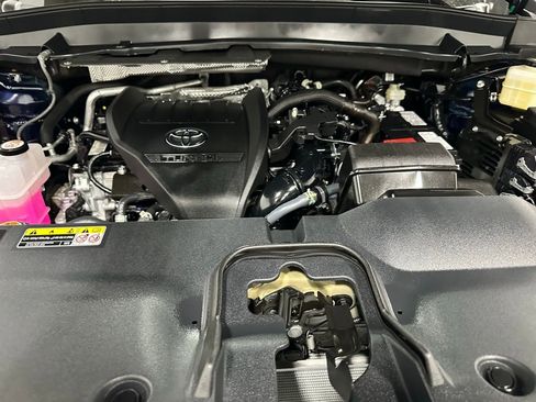 Used 2025 Toyota Grand Highlander AWD image 71