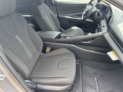New 2025 Hyundai Elantra SEL image 13
