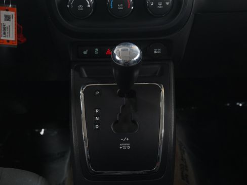 Used 2016 Jeep Patriot Latitude image 16