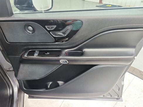Used 2023 Lincoln Aviator Reserve image 31