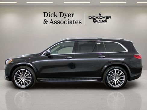 Used 2026 Mercedes-Benz GLS 580 4MATIC image 5