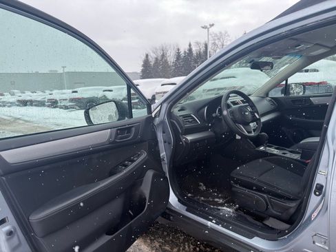 Used 2019 Subaru Outback 2.5i image 10