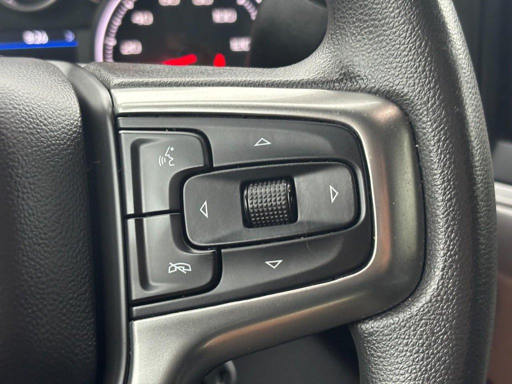 Used 2022 Chevrolet Silverado 1500 Custom w/ Safety Confidence Package RWD image 18