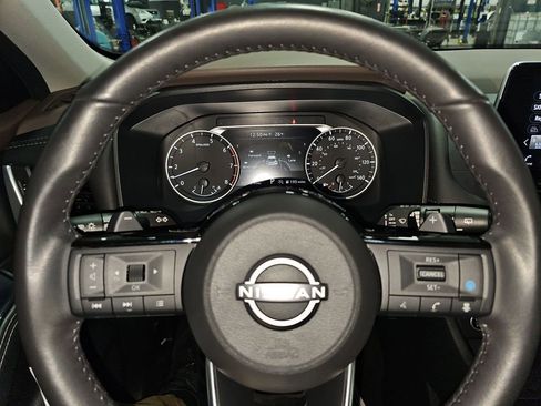 Used 2023 Nissan Rogue SV w/ SV Premium B Package image 39