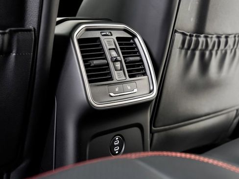 Used 2024 Porsche Macan GTS image 27