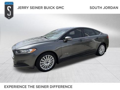 Used 2015 Ford Fusion SE image 1