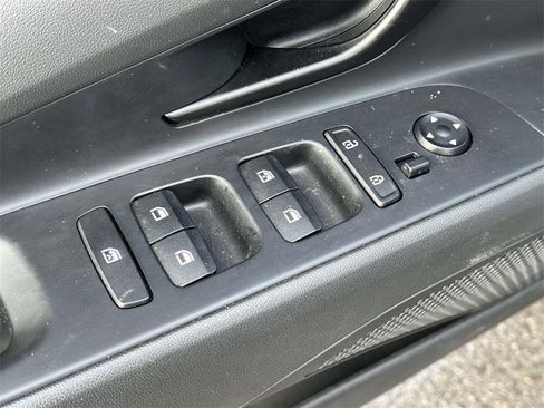 Used 2025 Hyundai Elantra Sport image 19