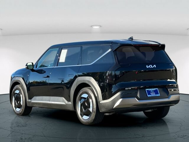 Used 2026 Kia EV9 Light RWD image 4