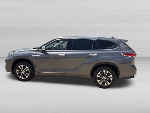 Used 2020 Toyota Highlander XLE FWD image 7