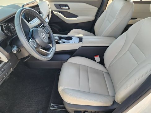 Used 2023 Nissan Rogue SL w/ SL Premium Package FWD image 9