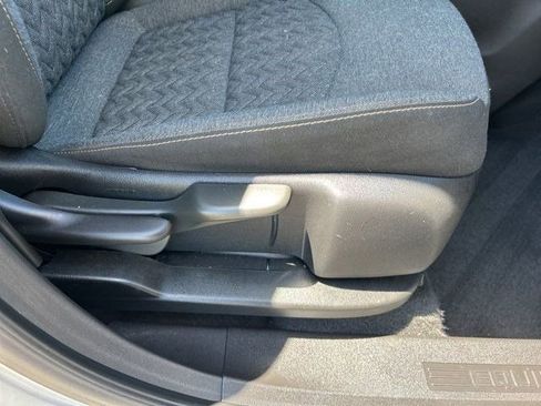 Used 2022 Chevrolet Equinox LT AWD/4WD image 44