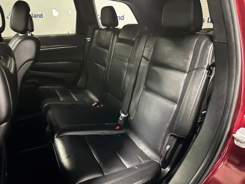 Used 2022 Jeep Grand Cherokee Limited image 15