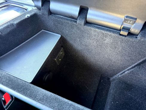 Used 2014 Cadillac ELR w/ Luxury Package image 33