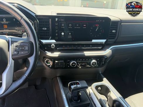 Used 2022 GMC Sierra 1500 SLT w/ SLT Convenience Package AWD/4WD image 10