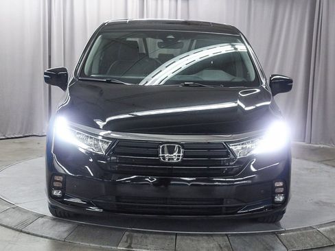 Used 2023 Honda Odyssey Elite image 2