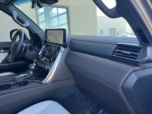 Used 2023 Lexus LX 600 4WD w/ Accessory Package (Z1) image 31