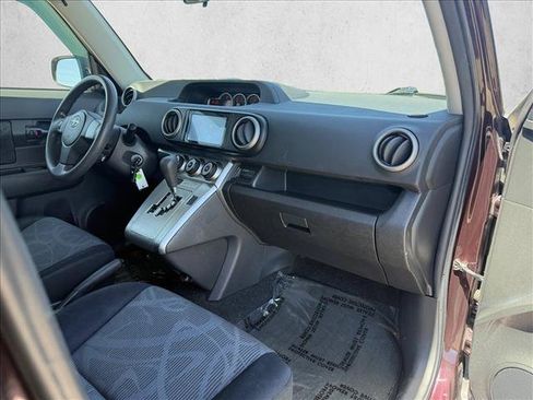 Used 2012 Scion xB FWD image 12
