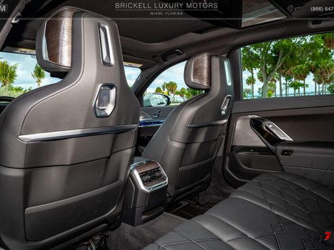 Used 2024 BMW 760i xDrive w/ Executive Package image 27