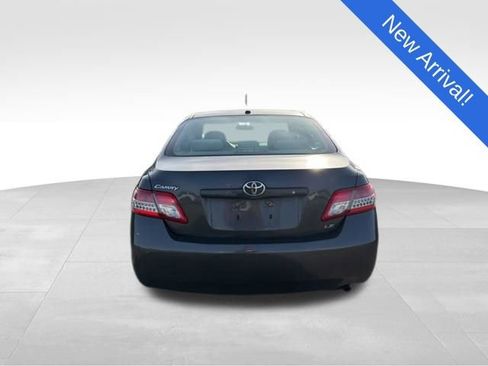 Used 2010 Toyota Camry FWD image 6