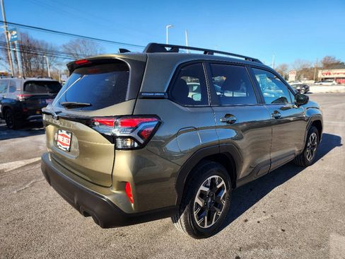 Used 2025 Subaru Forester Premium image 23