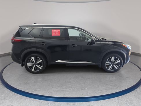 Certified 2023 Nissan Rogue Platinum w/ Platinum Premium Package AWD/4WD image 4