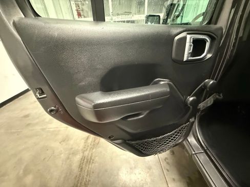 Used 2022 Jeep Wrangler Unlimited Sport image 16