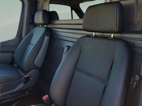 Used 2025 Mercedes-Benz Sprinter 2500 image 15