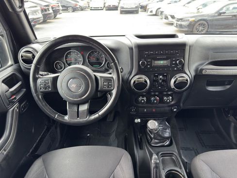Used 2017 Jeep Wrangler Unlimited Sport w/ Quick Order Package 23S AWD/4WD image 31