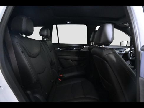 Used 2024 Cadillac XT6 Premium Luxury FWD image 17