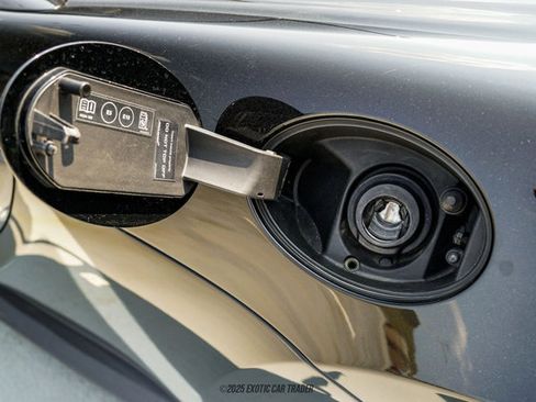 Used 2019 McLaren 570S Spider image 64