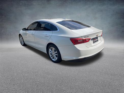 Used 2017 Chevrolet Malibu LT FWD image 3