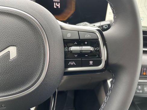 New 2026 Kia Carnival EX image 26