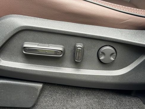 Used 2025 Honda Pilot Elite image 19