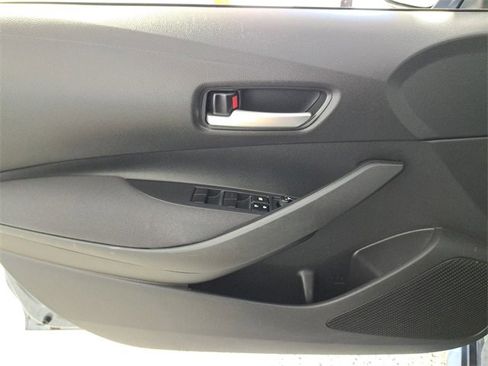 Used 2020 Toyota Corolla LE image 21
