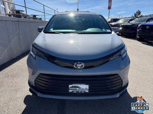 Used 2025 Toyota Sienna XLE Woodland Edition image 11