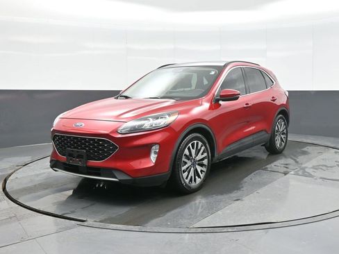 Used 2020 Ford Escape Titanium w/ Titanium Premium Package 2.0 image 3