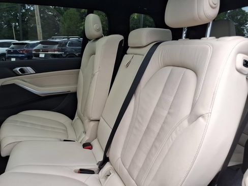 Used 2022 BMW X7 xDrive40i w/ Premium Package AWD/4WD image 9