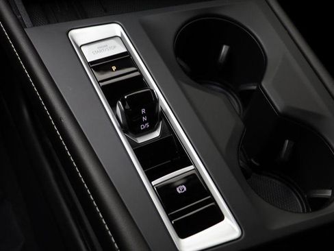 Used 2025 Volkswagen Atlas SE image 10