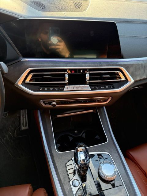 Used 2022 BMW X5 xDrive40i w/ M Sport Package AWD/4WD image 12