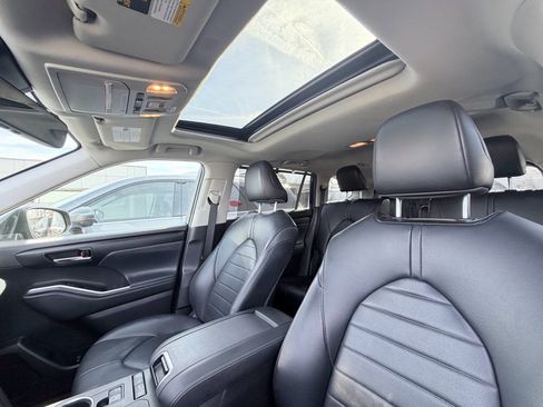 Used 2022 Toyota Highlander XLE image 20