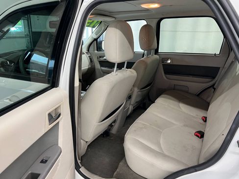 Used 2010 Mercury Mariner 4WD image 9