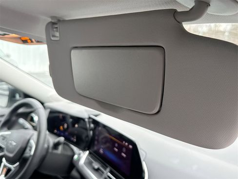 Used 2025 Chevrolet Trax ACTIV w/ Driver Confidence Package image 28