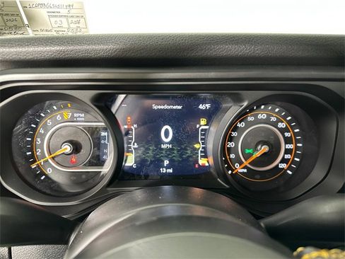 Certified 2025 Jeep Gladiator Sport image 33