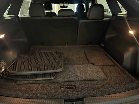 Certified 2020 Volkswagen Atlas Cross Sport SE w/ Panoramic Sunroof Package image 25