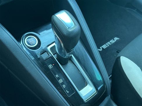 Used 2020 Nissan Versa SV image 21