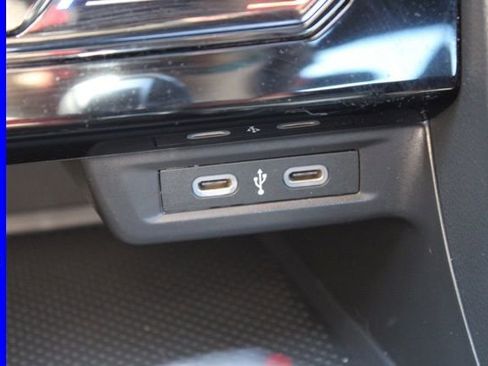 Used 2025 Volkswagen Jetta Sport FWD image 35