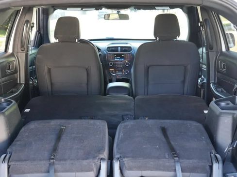 Used 2018 Ford Explorer XLT FWD image 15