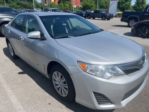 Used 2012 Toyota Camry LE FWD image 2
