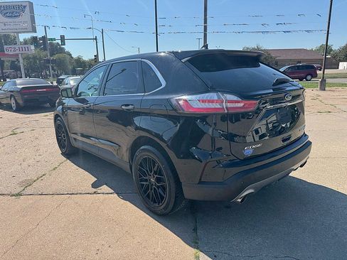 Used 2019 Ford Edge Titanium w/ Equipment Group 301A AWD/4WD image 4